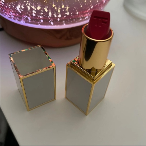 Tom Ford makeup - Picture 2 of 3